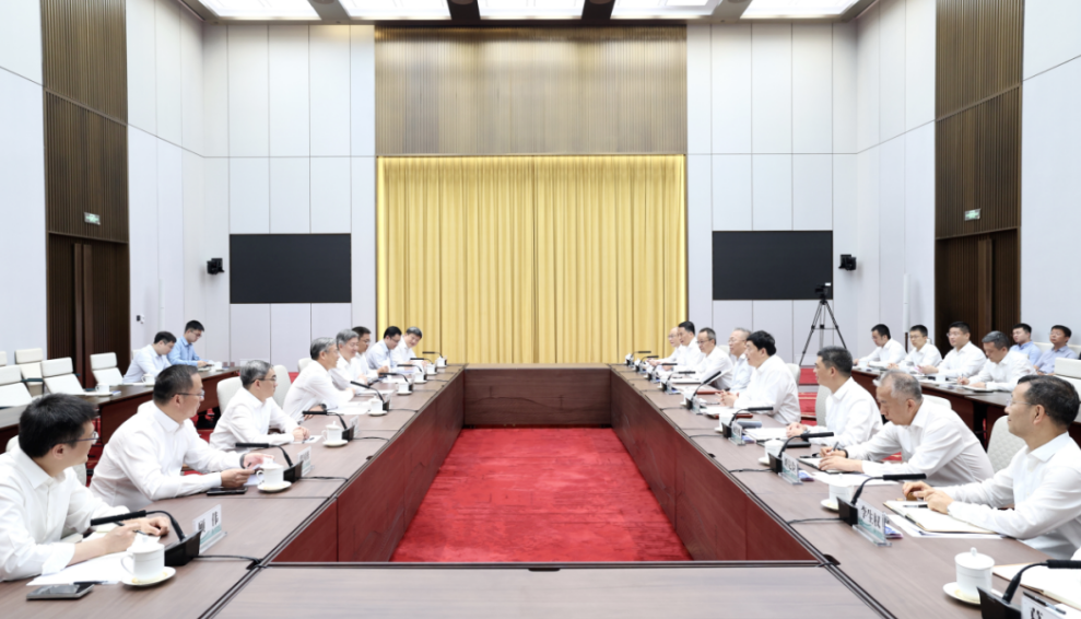 国家电网与两大高校分别举行会谈