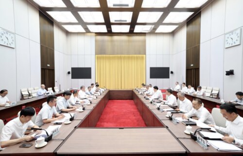 国家电网与两大高校分别举行会谈